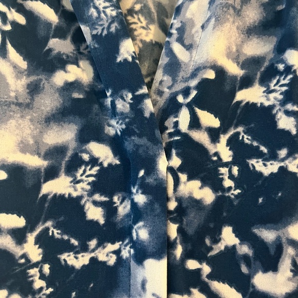 Calvin Klein size S tank top blue and white marble - Picture 3 of 4